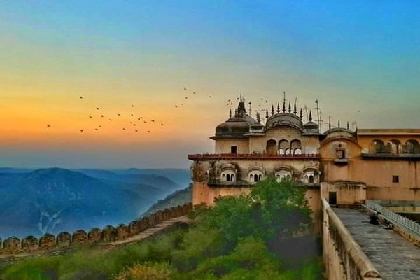 jaipur to alwar cabs